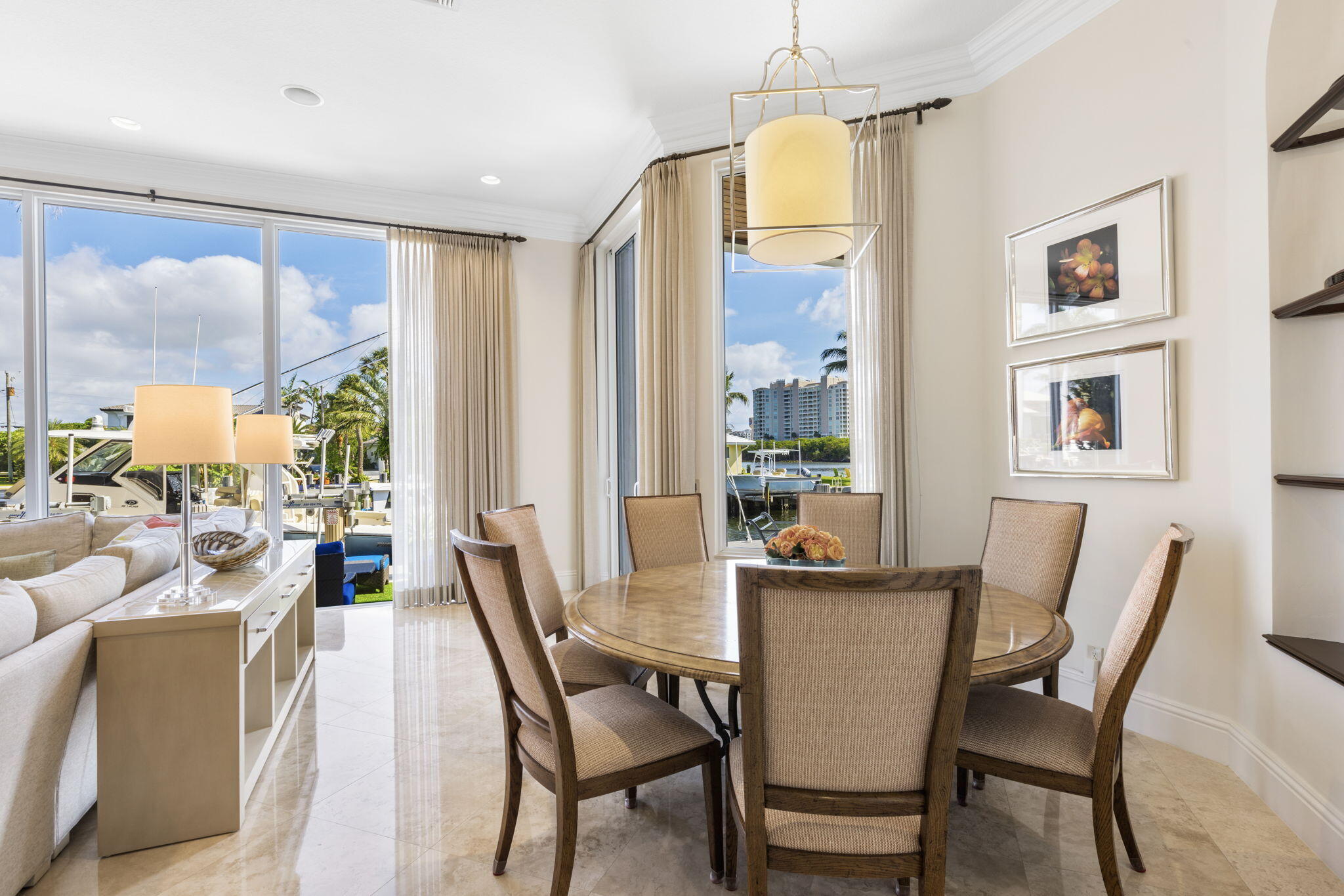 883 Glouchester Street