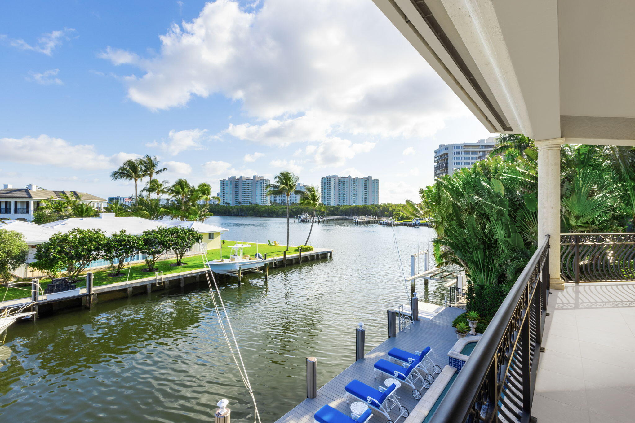 883 Glouchester Street