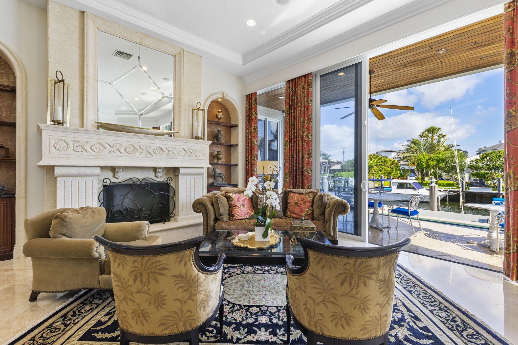 883 Glouchester Street