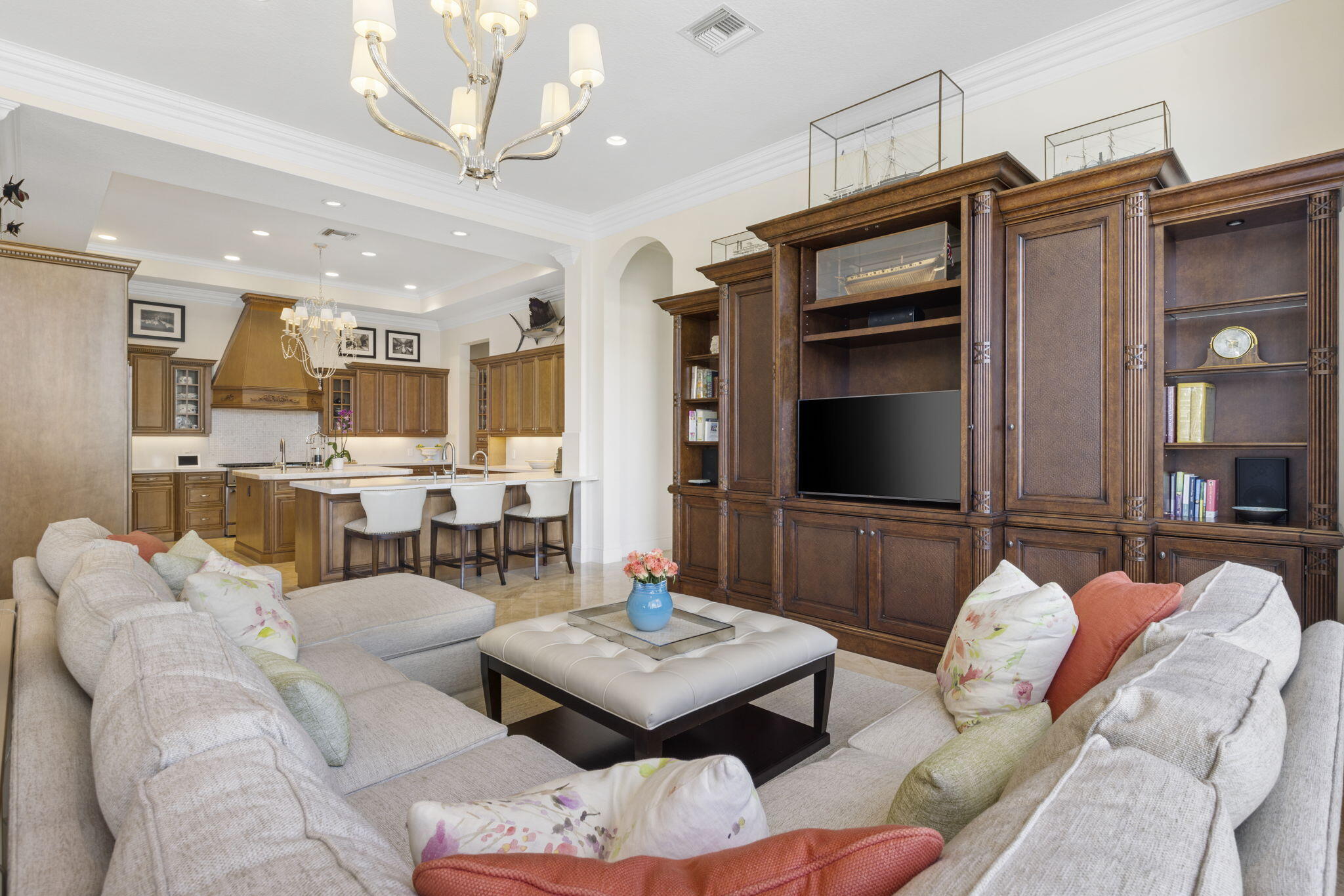 883 Glouchester Street