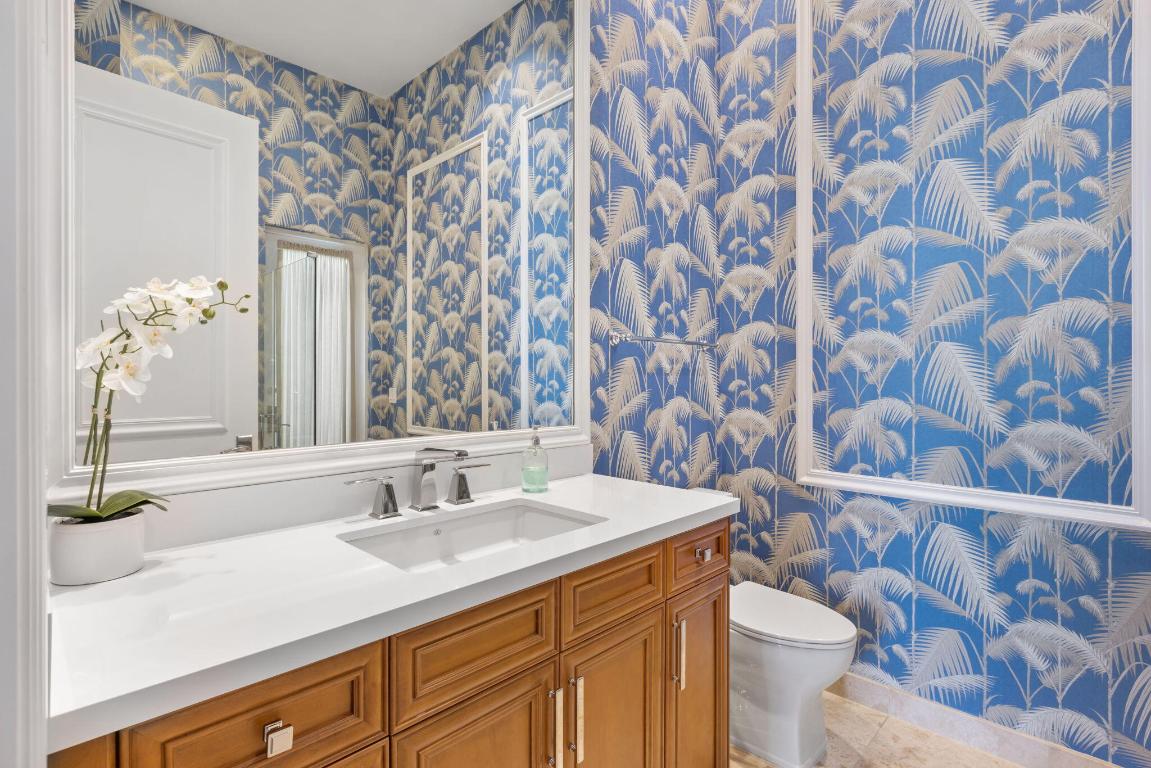 883 Glouchester Street