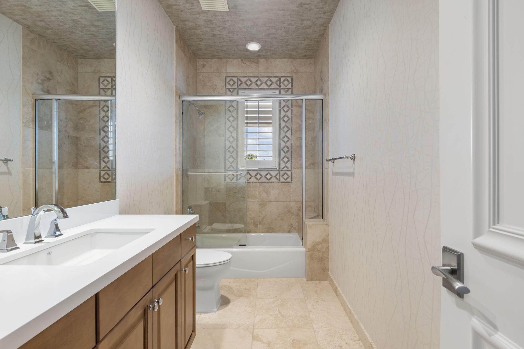 883 Glouchester Street