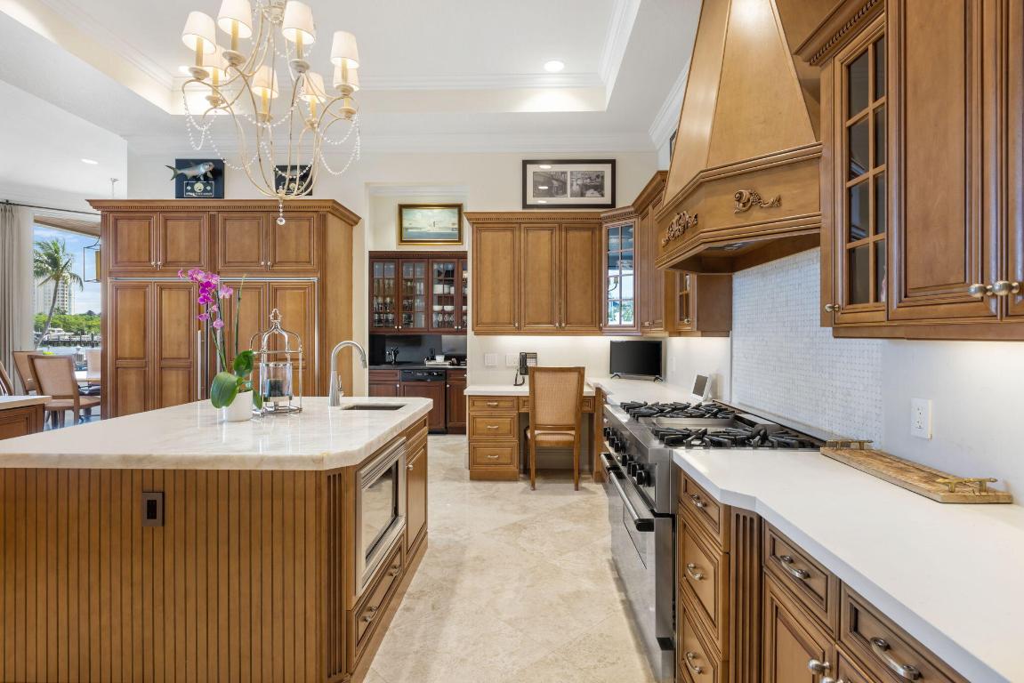 883 Glouchester Street