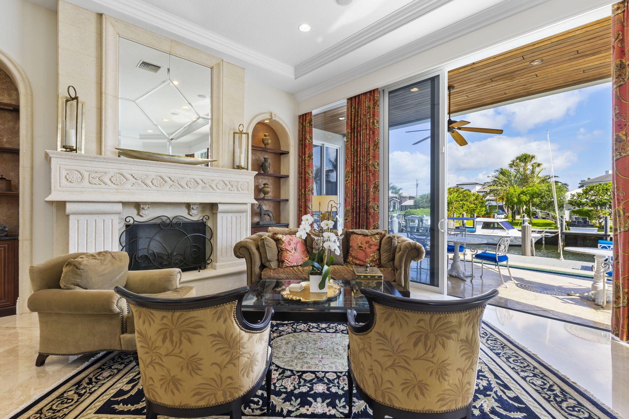 883 Glouchester Street