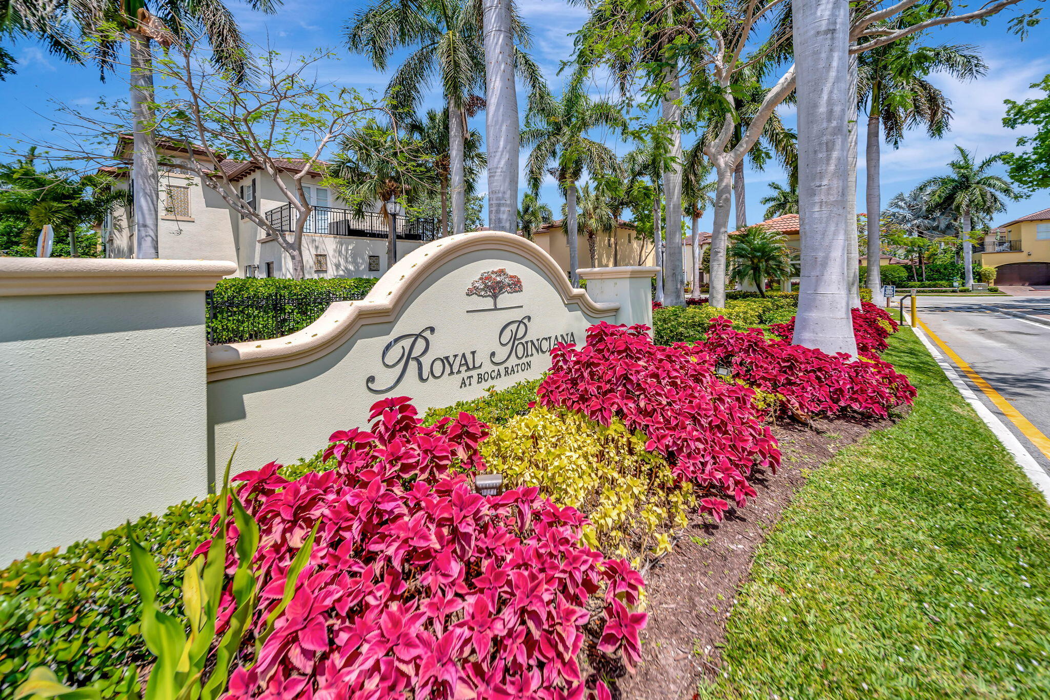 103 Via Poinciana Street