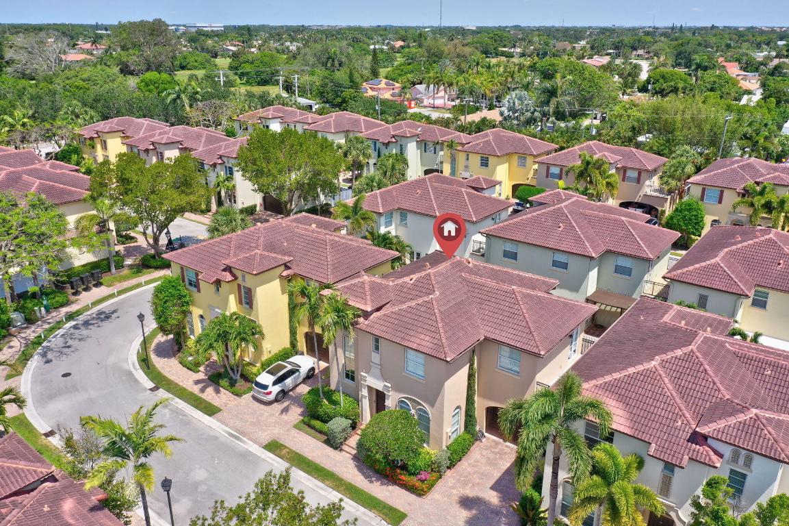 103 Via Poinciana Street