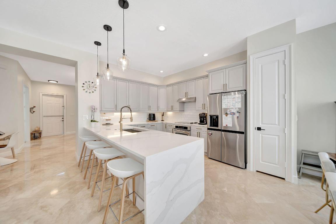 103 Via Poinciana Street