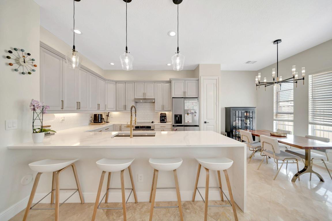 103 Via Poinciana Street