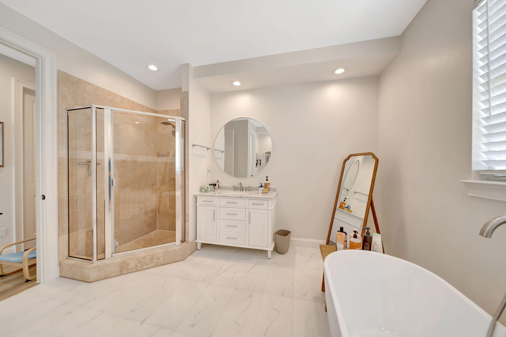 103 Via Poinciana Street