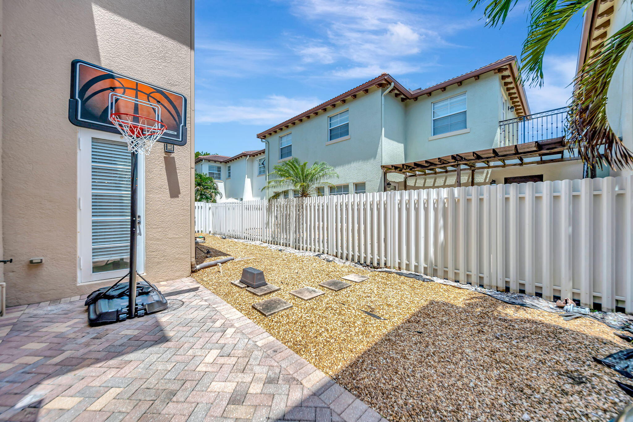 103 Via Poinciana Street