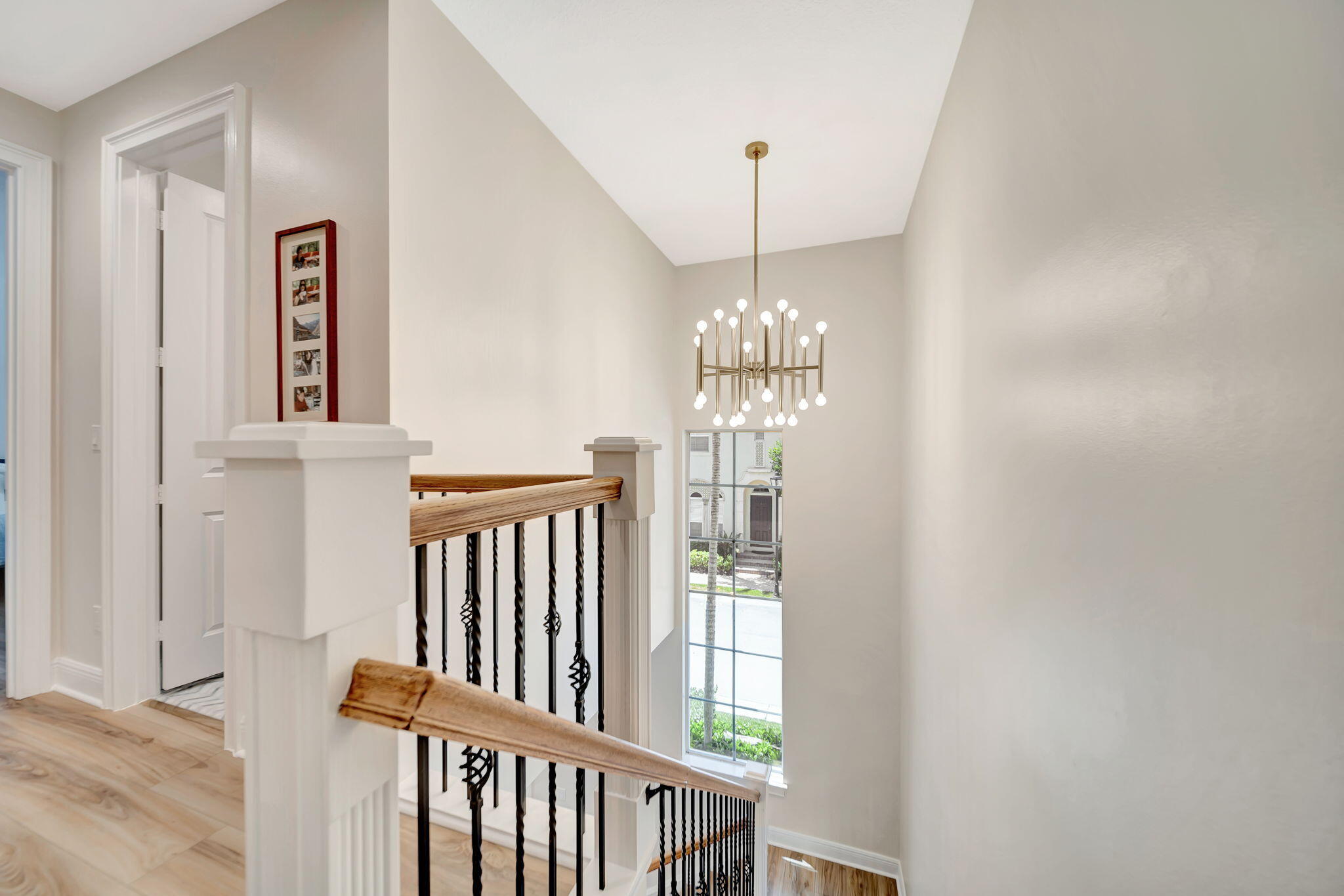 103 Via Poinciana Street