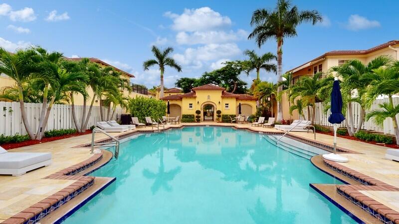 103 Via Poinciana Street