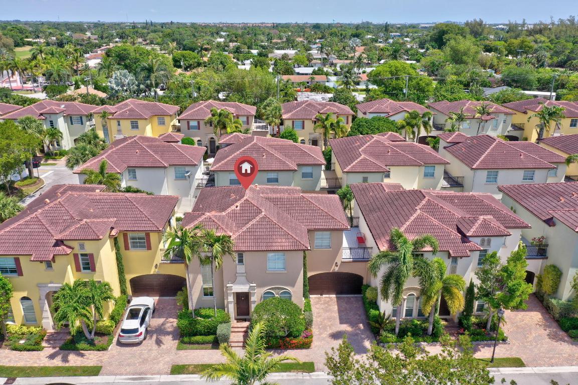 103 Via Poinciana Street