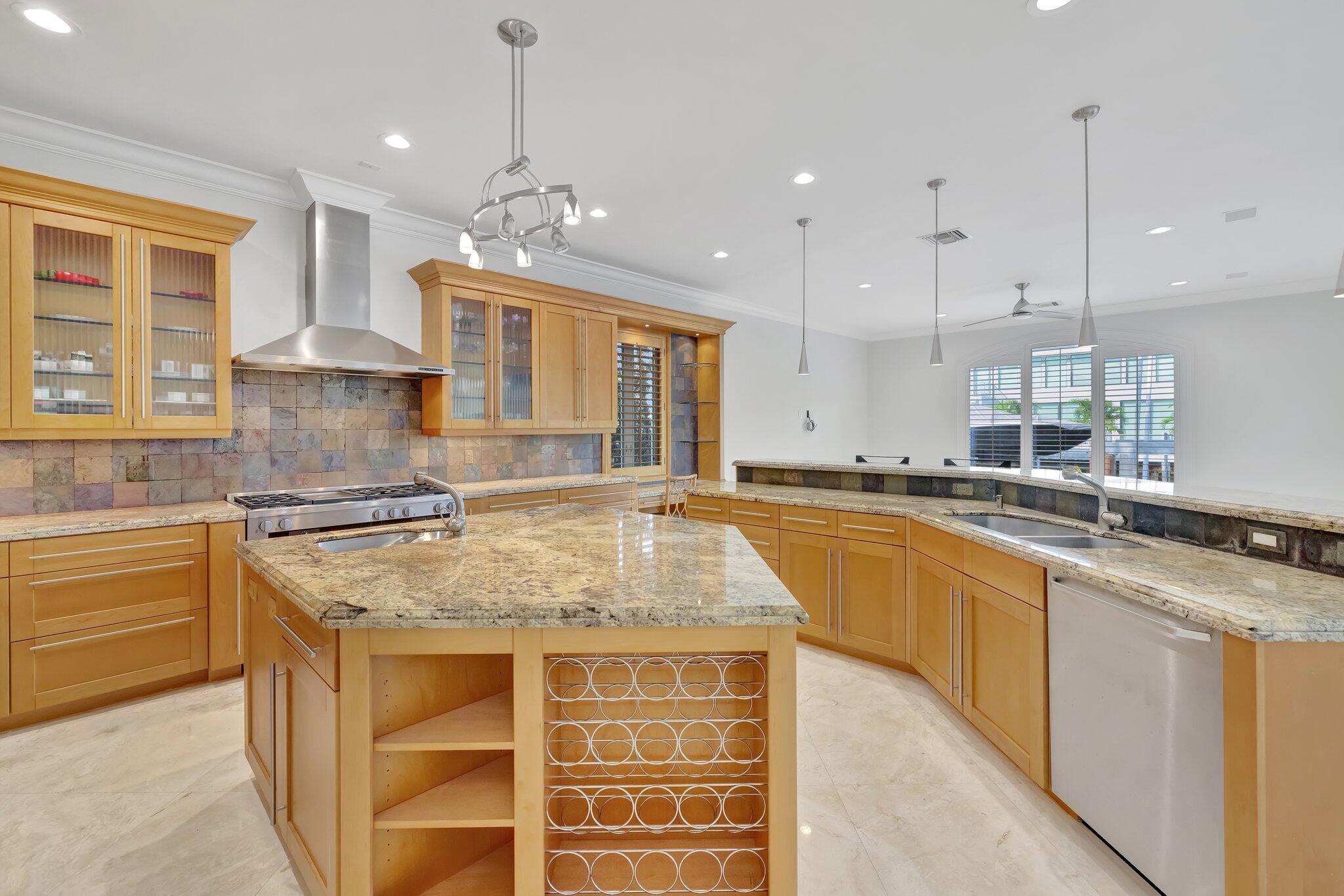 881 NE 32nd Street