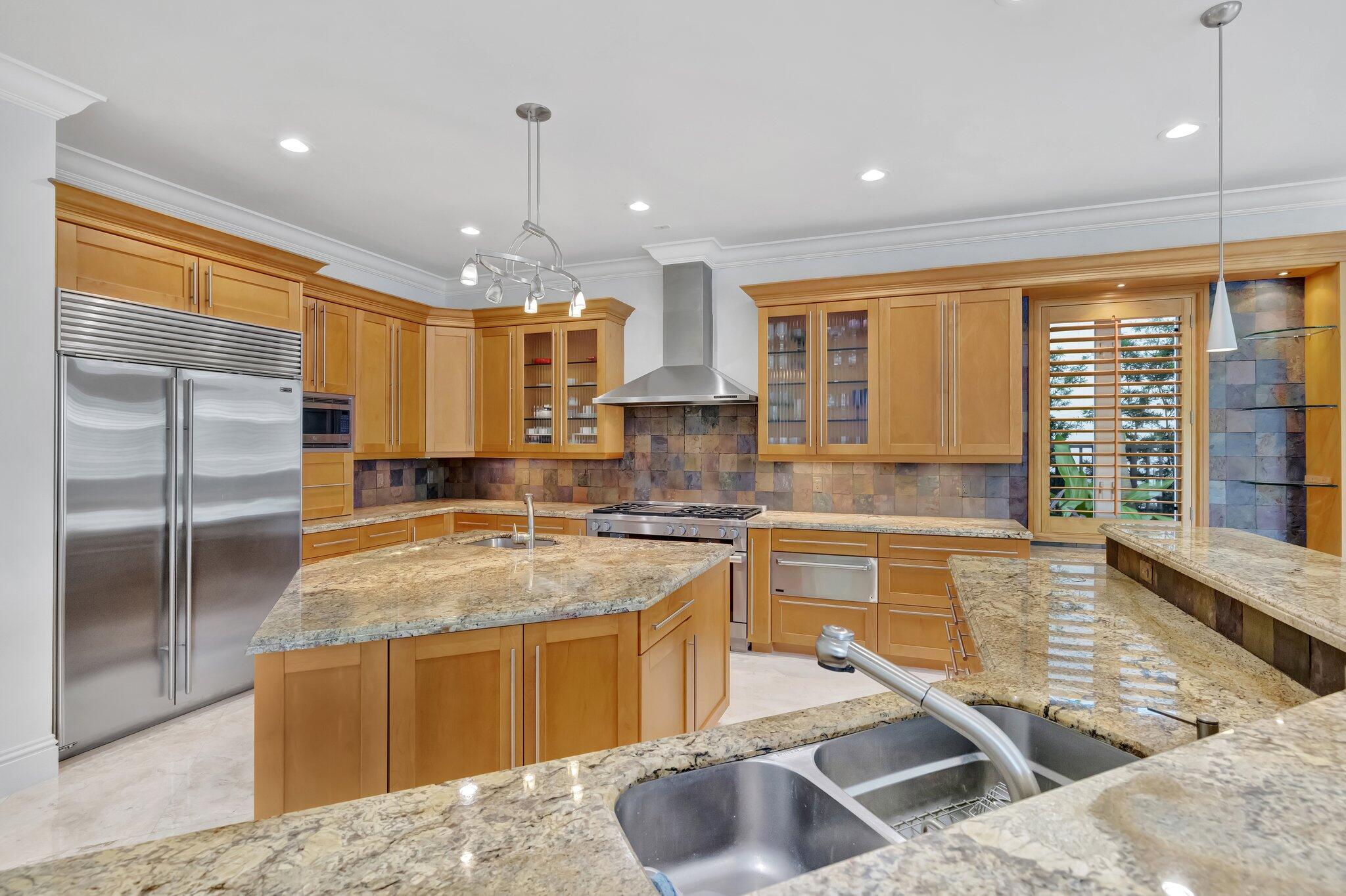 881 NE 32nd Street