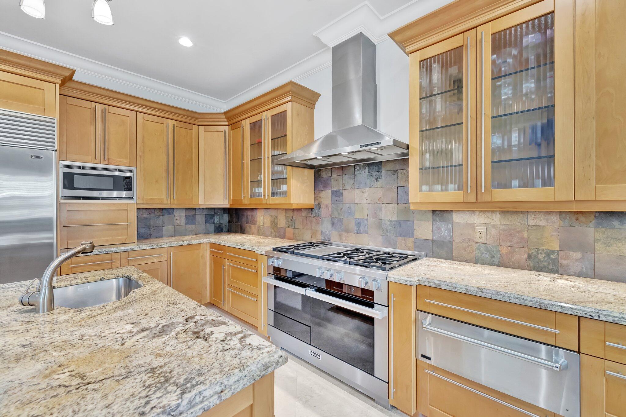 881 NE 32nd Street