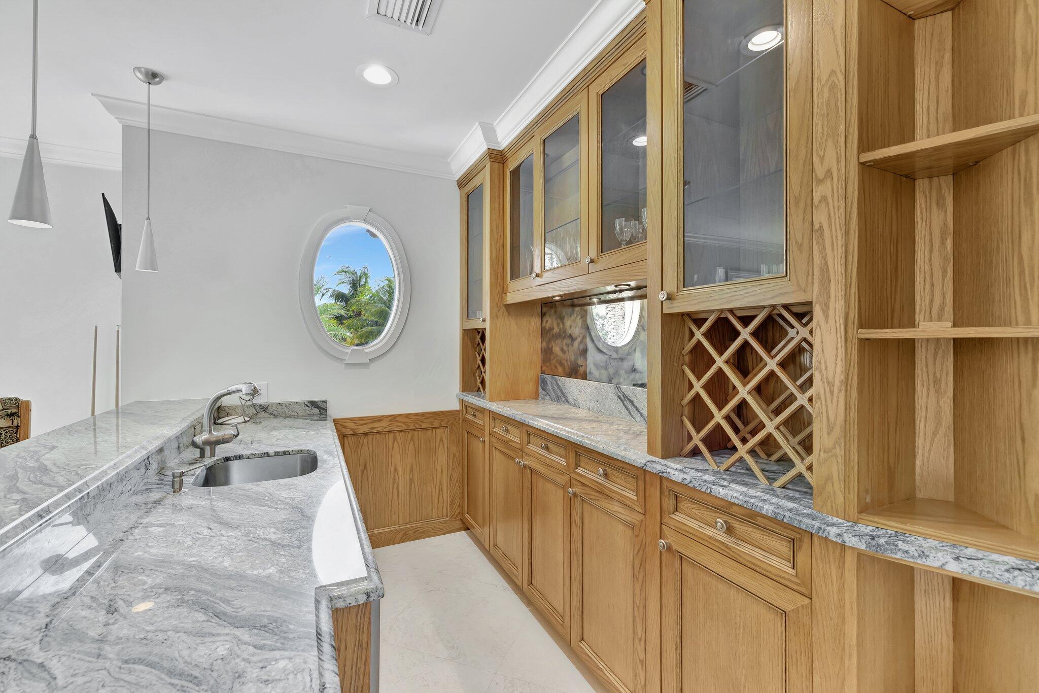 881 NE 32nd Street