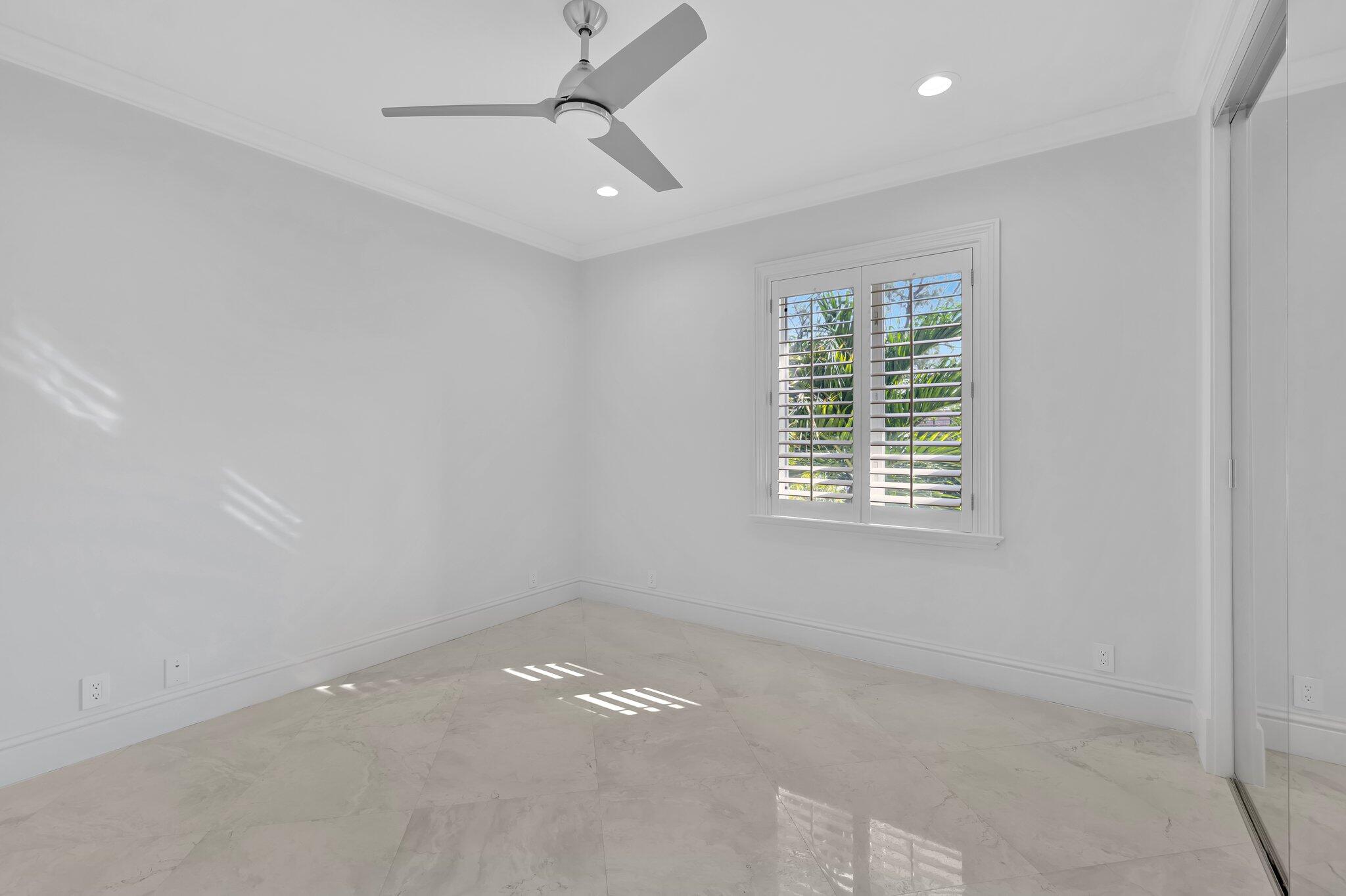 881 NE 32nd Street