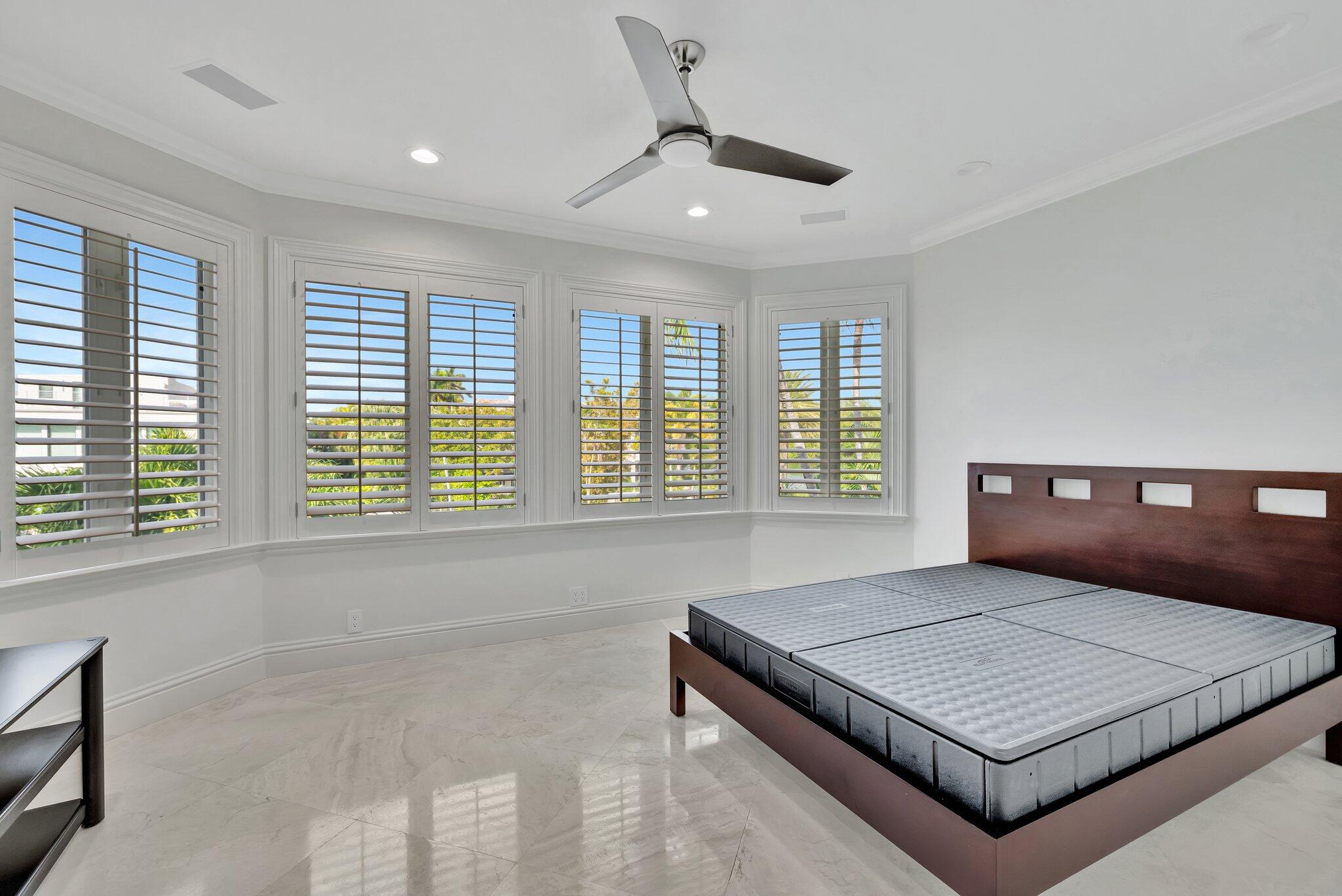881 NE 32nd Street