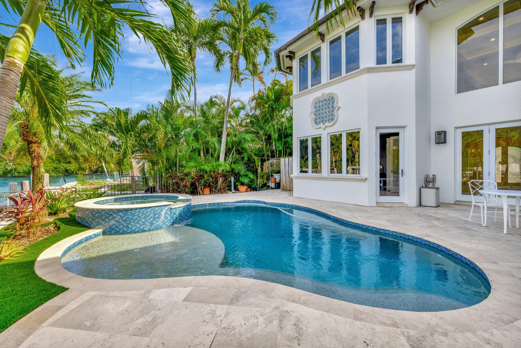 881 NE 32nd Street