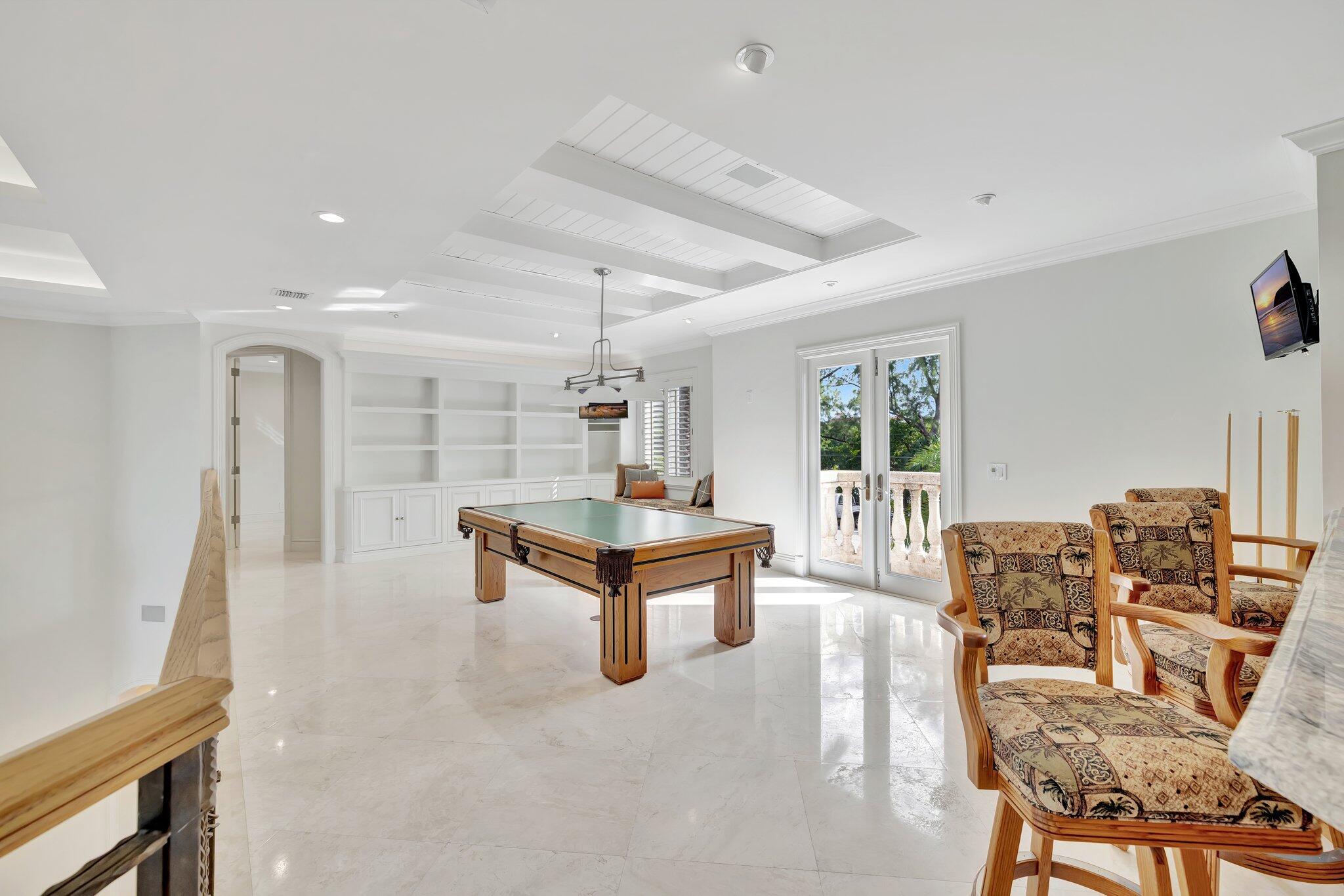 881 NE 32nd Street