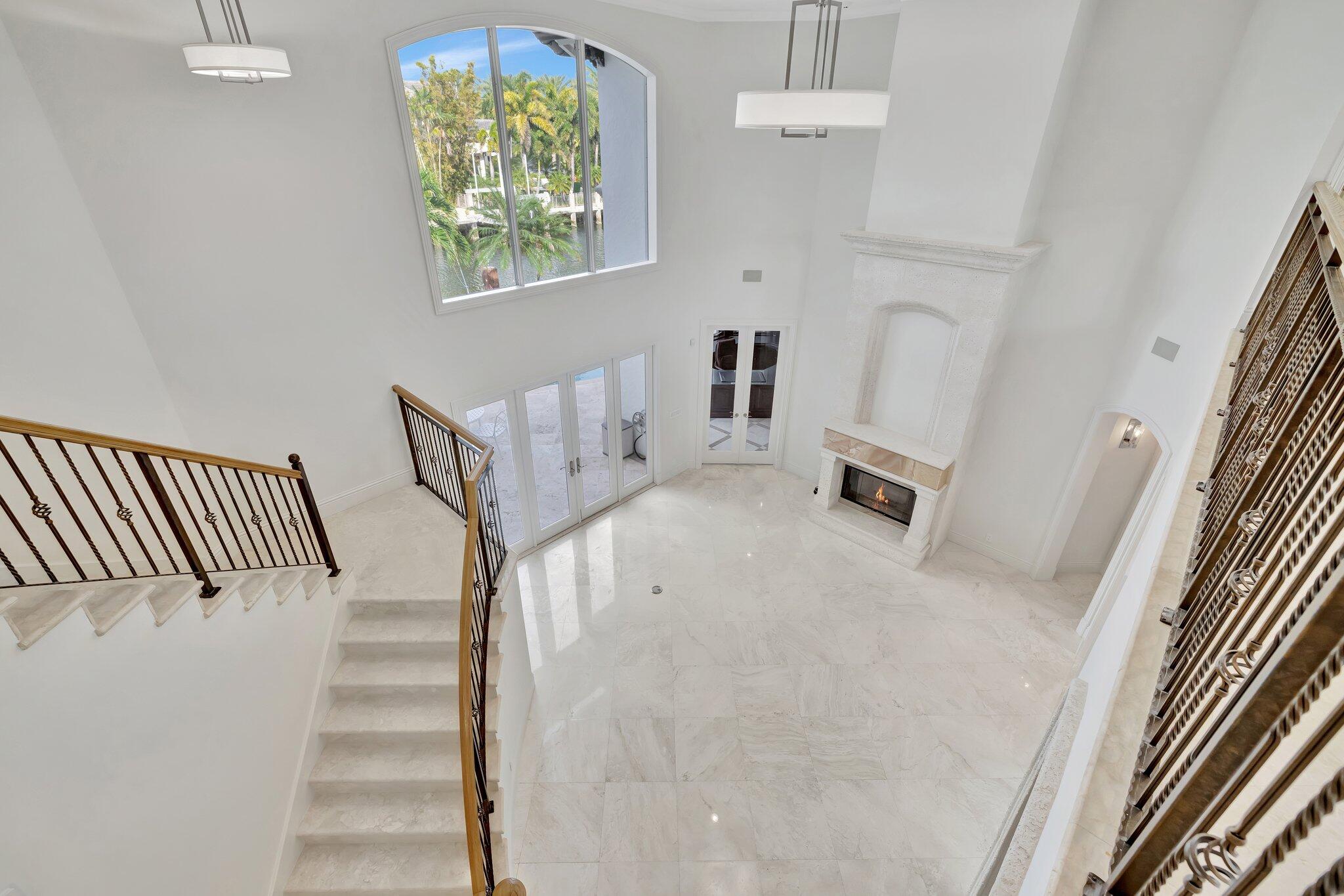881 NE 32nd Street