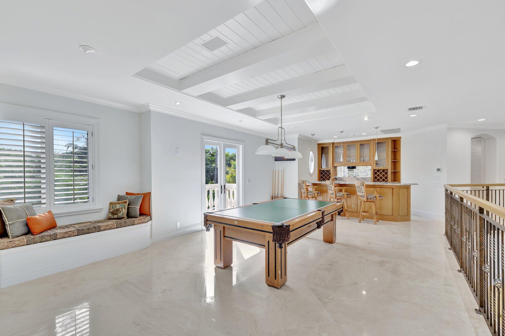 881 NE 32nd Street