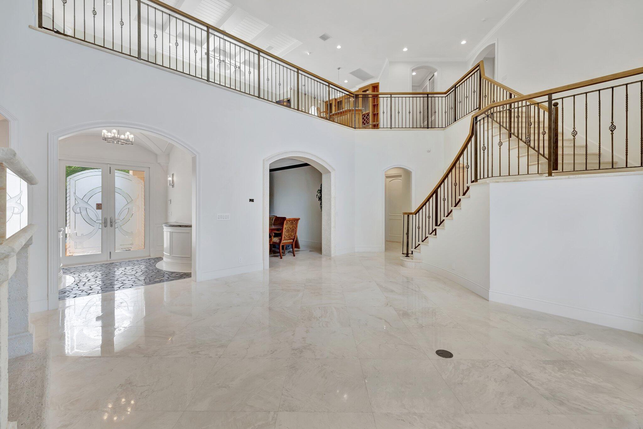 881 NE 32nd Street