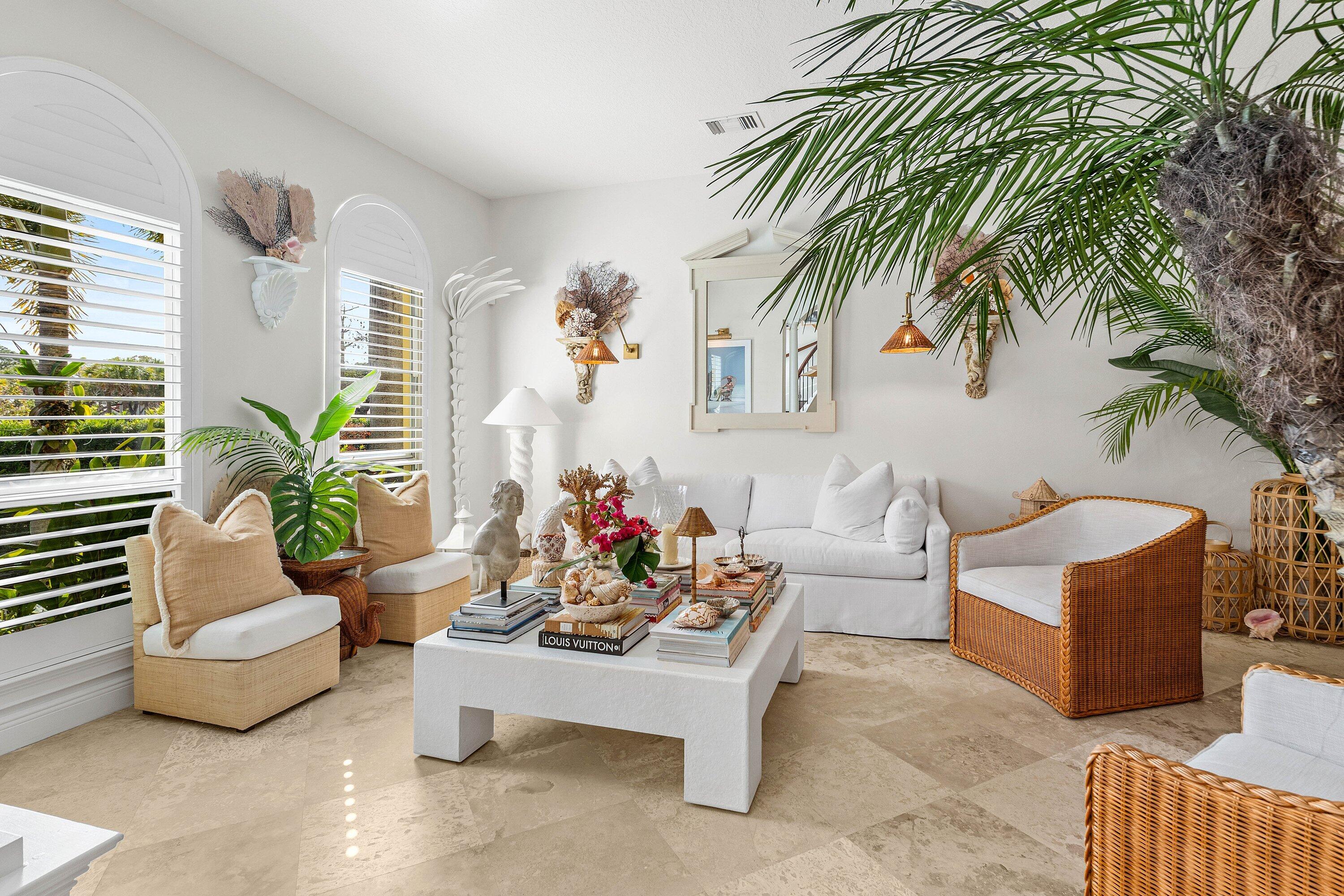 100 Via Floresta Drive