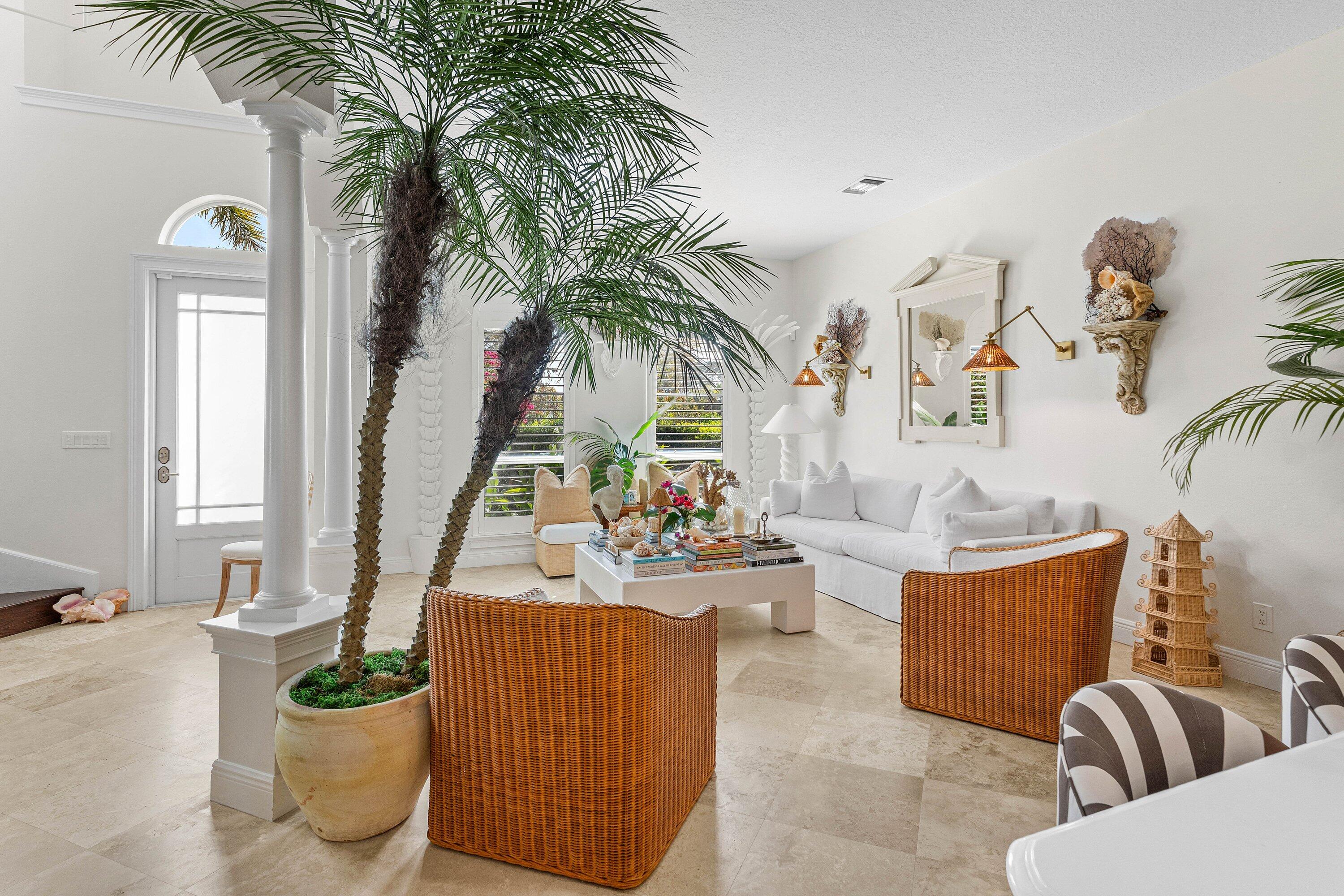 100 Via Floresta Drive