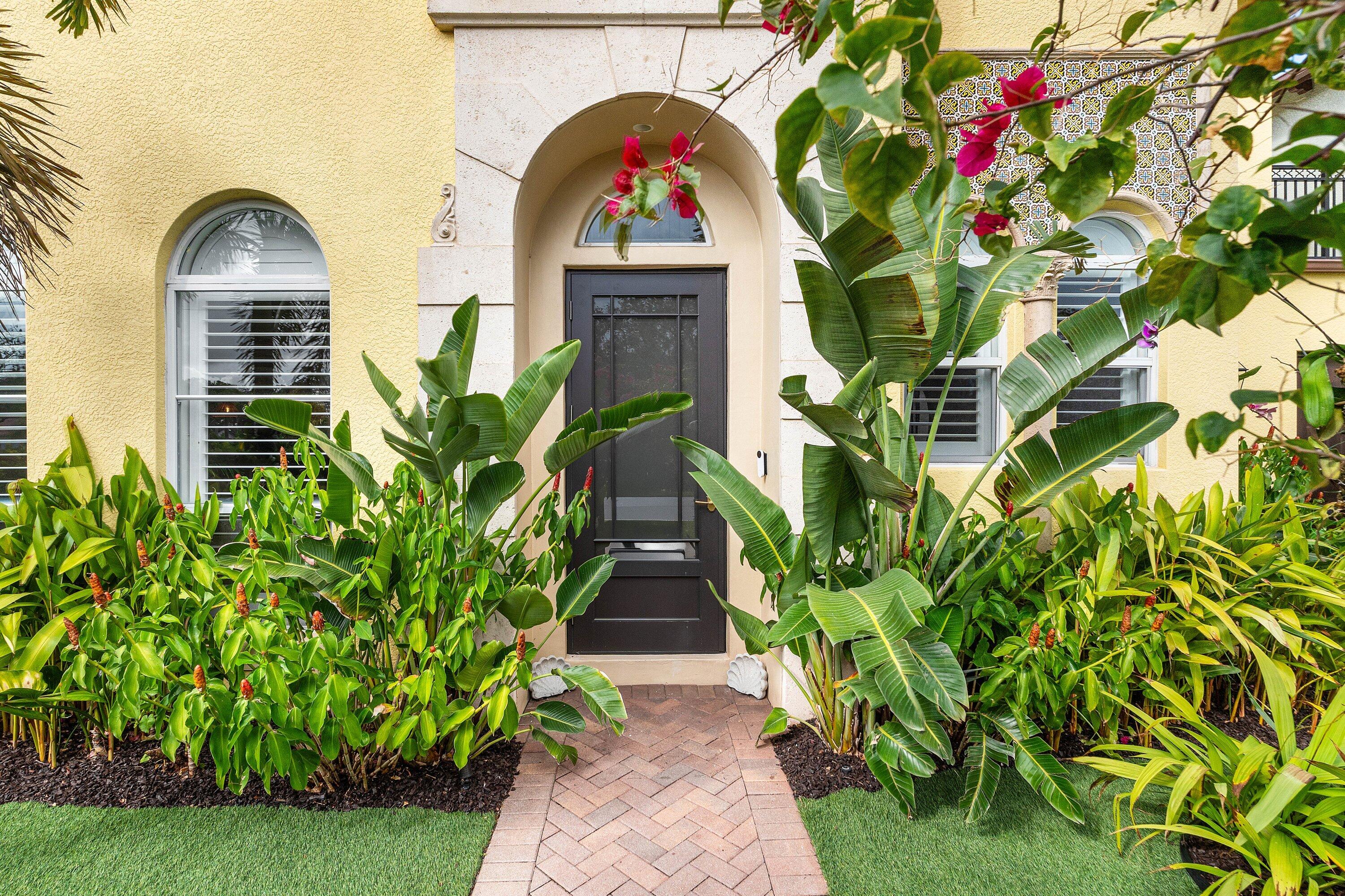 100 Via Floresta Drive