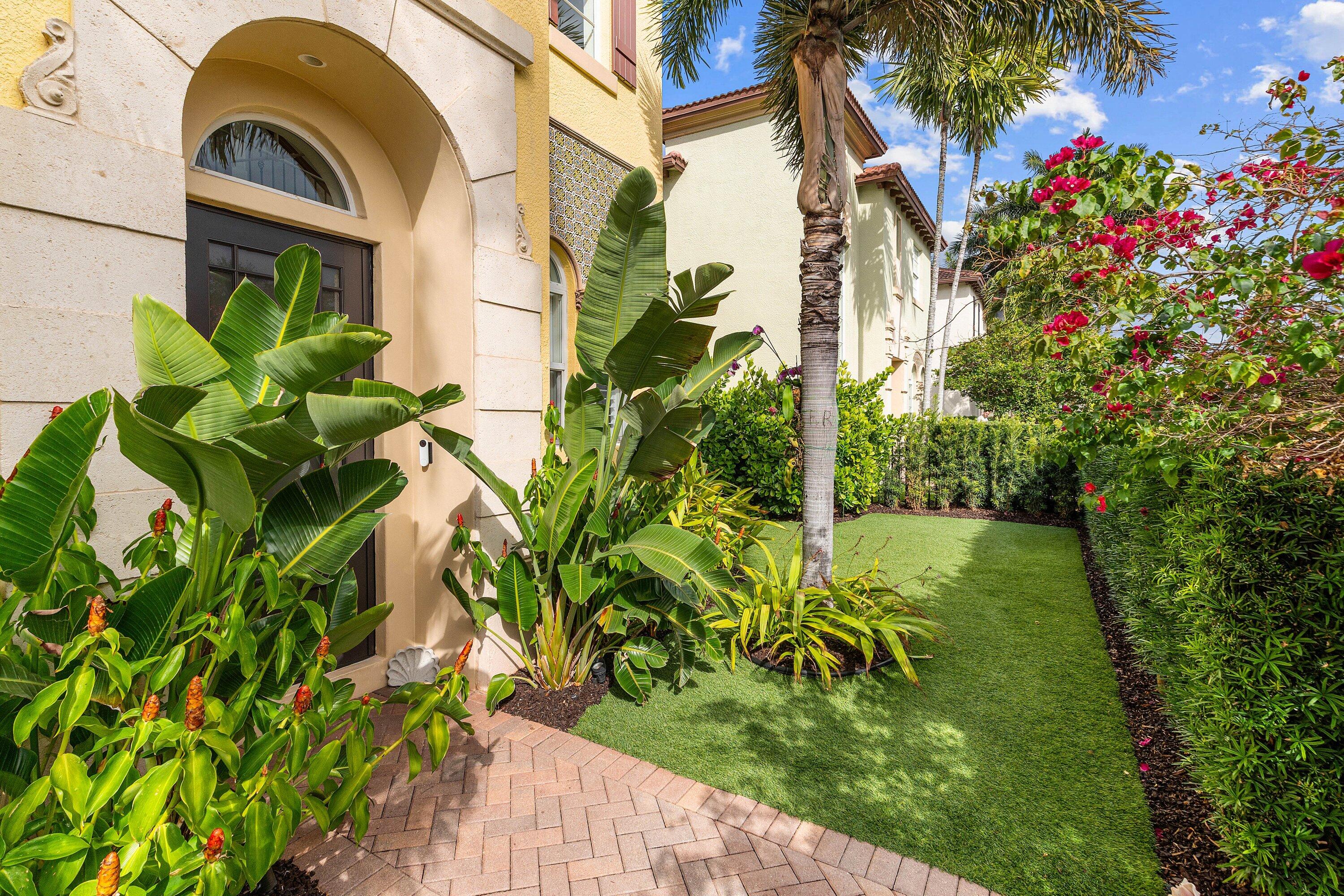 100 Via Floresta Drive