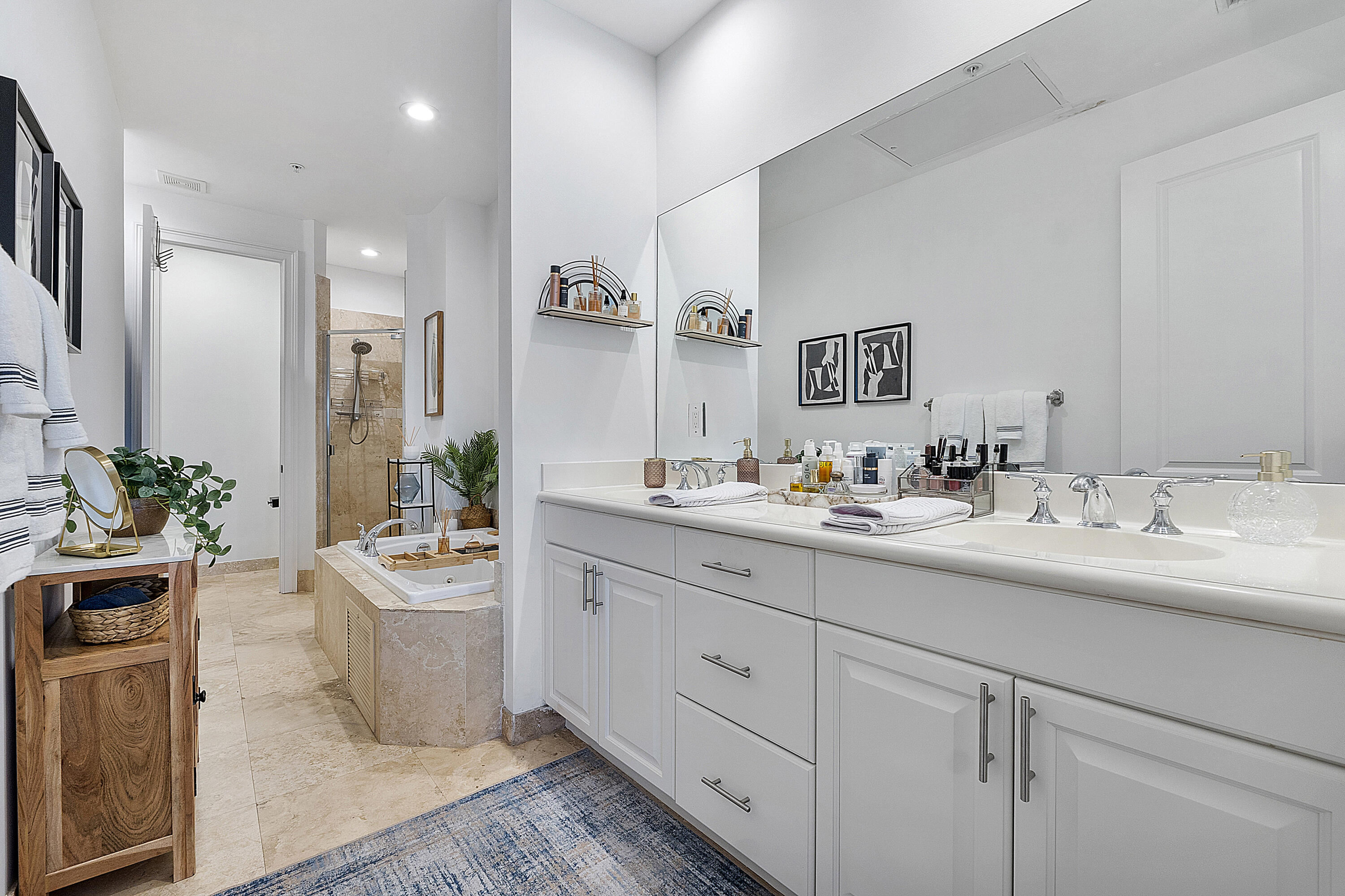 7654 Via Flores Way