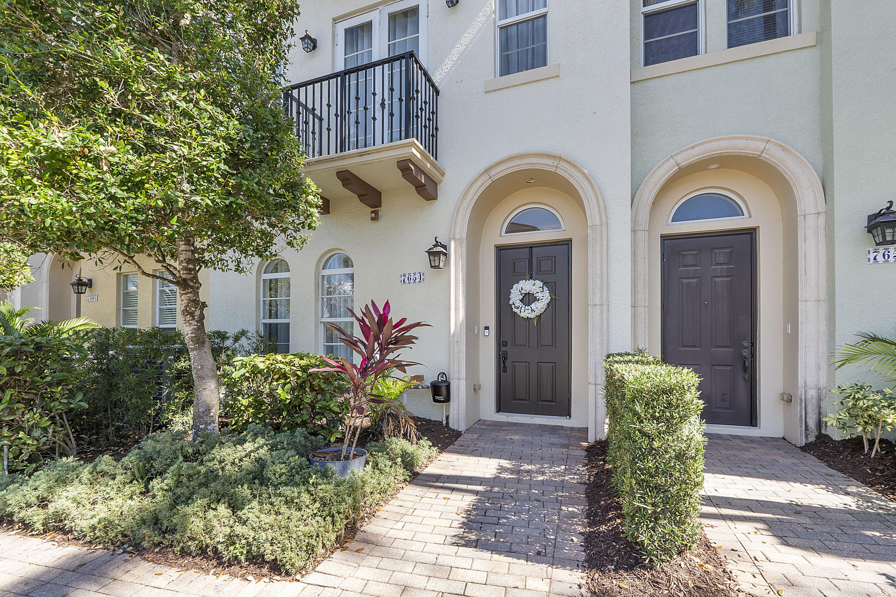 7654 Via Flores Way