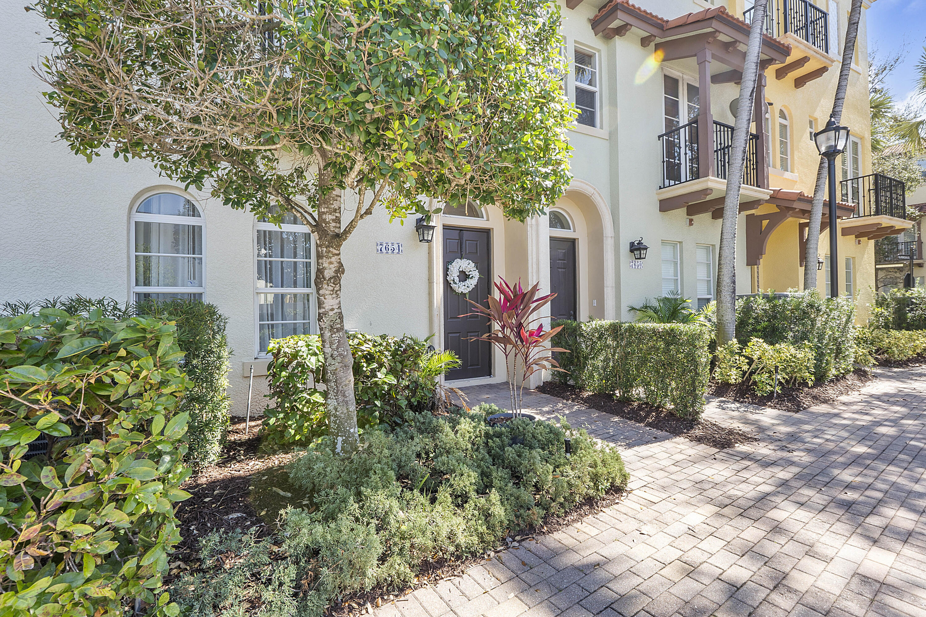 7654 Via Flores Way