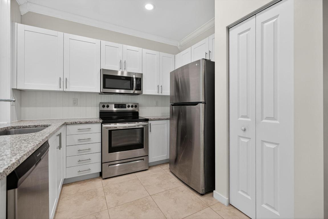 6265 SE Fauna Terrace