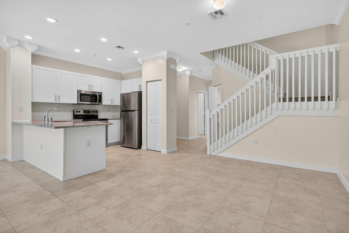 6265 SE Fauna Terrace