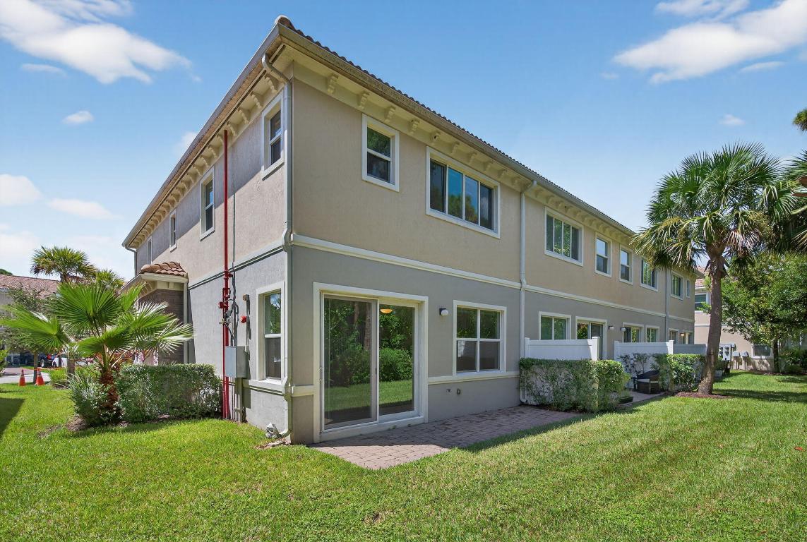 6265 SE Fauna Terrace