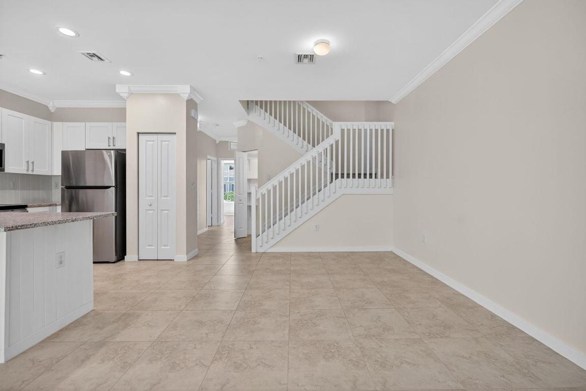 6265 SE Fauna Terrace