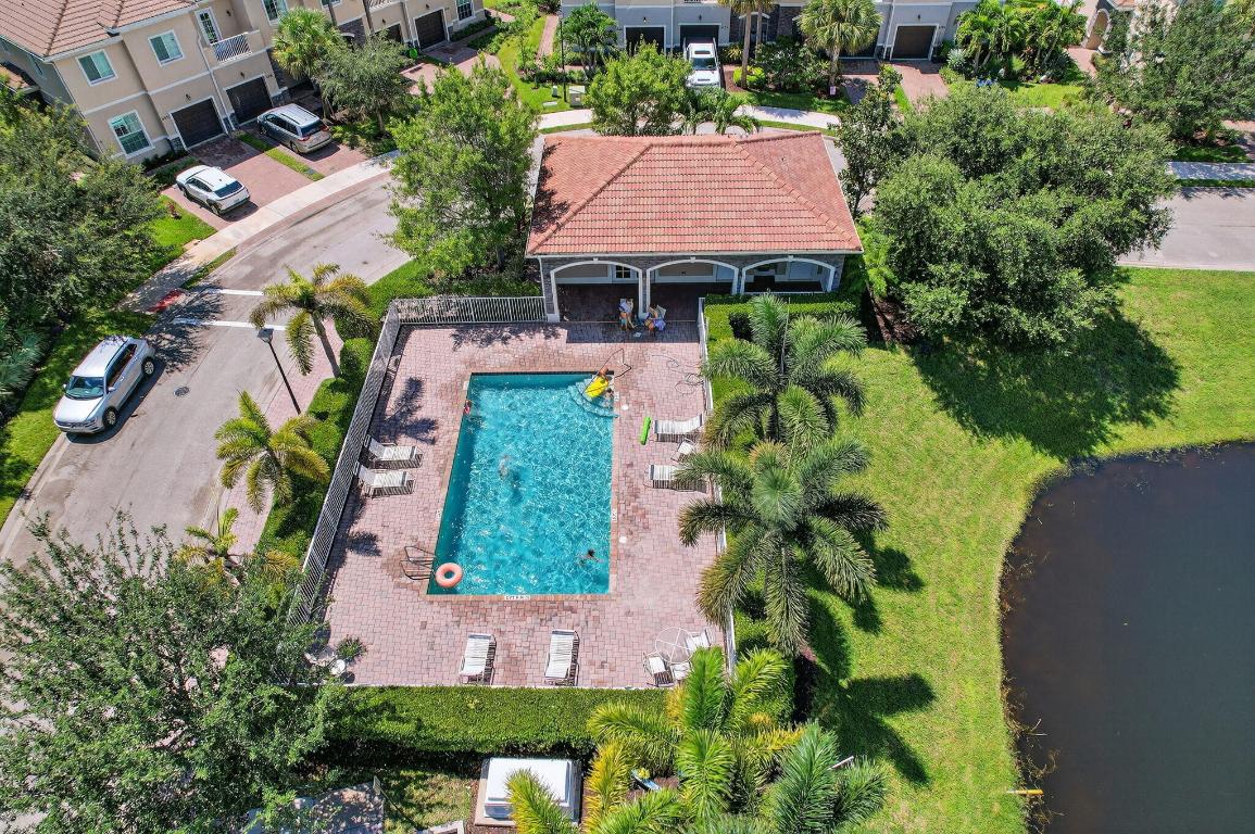 6265 SE Fauna Terrace