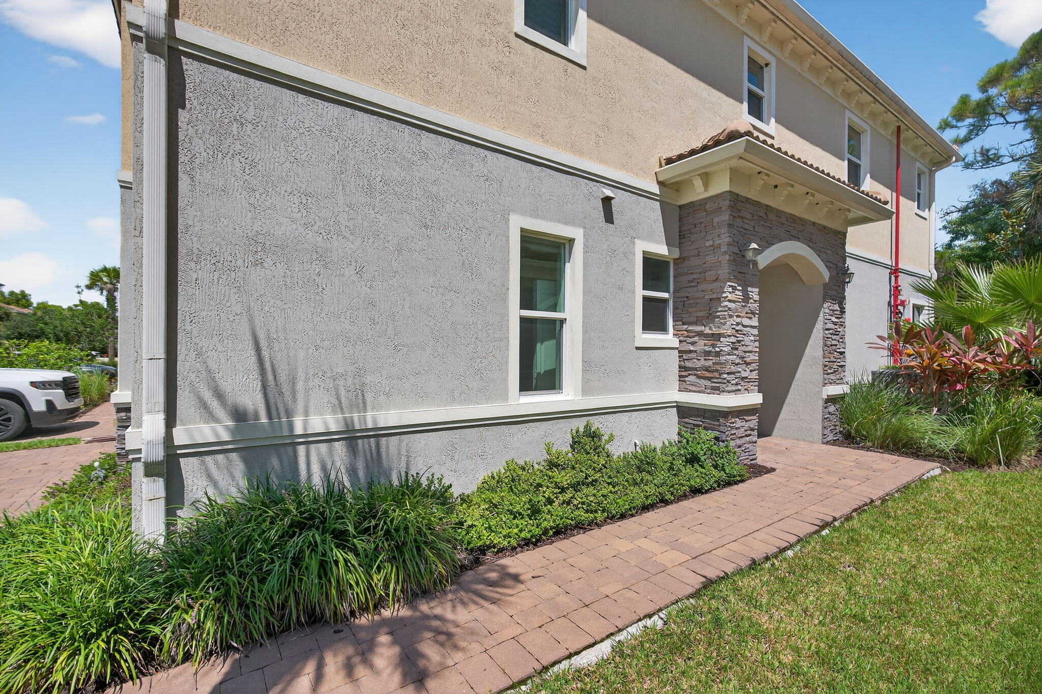 6265 SE Fauna Terrace