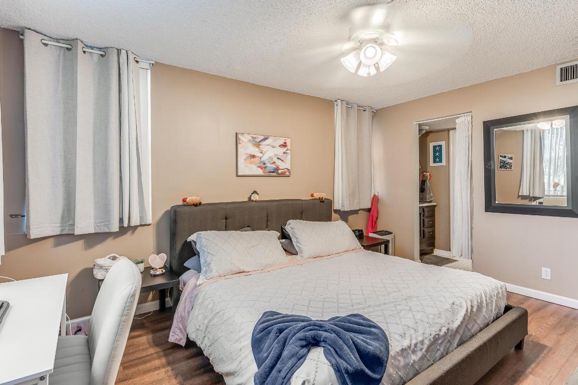 9235 Lagoon Place 302