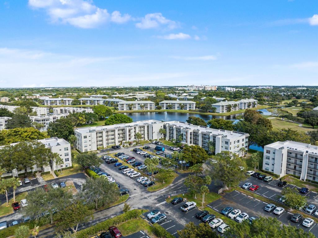 9235 Lagoon Place 302