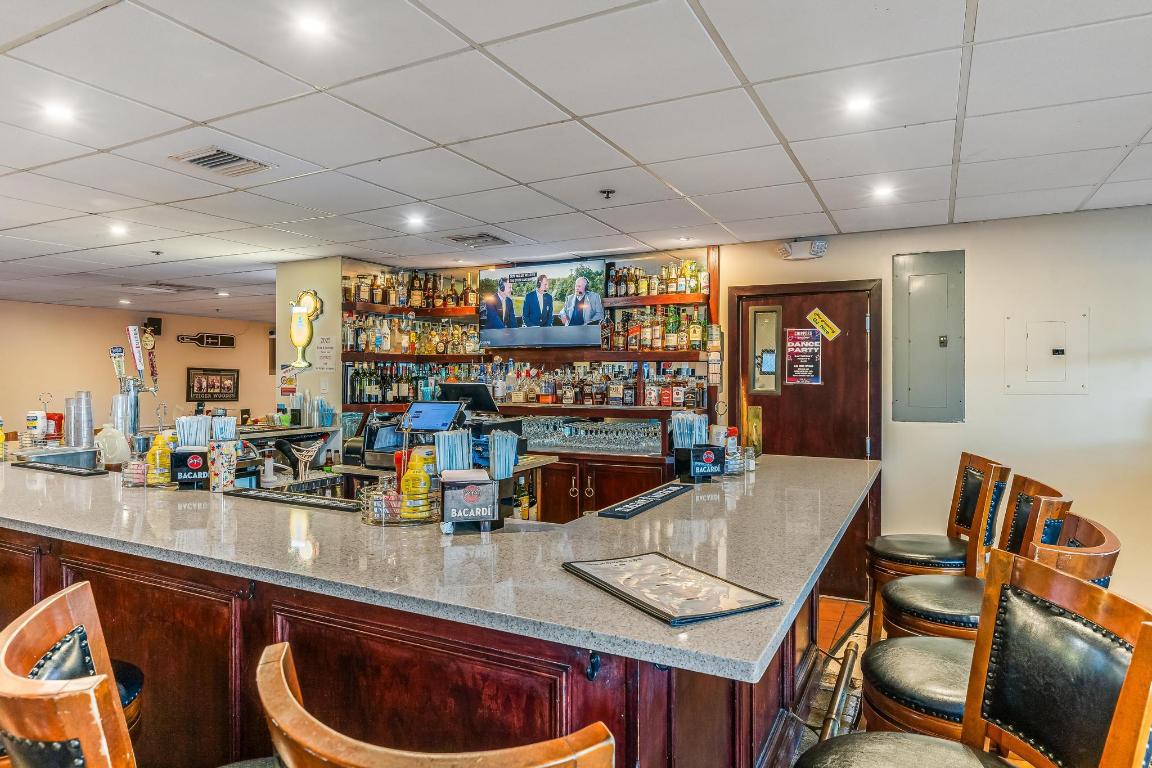 9235 Lagoon Place 302