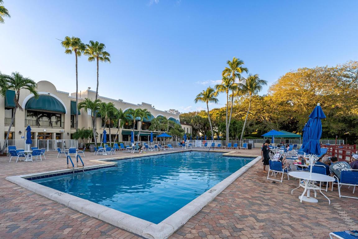 9235 Lagoon Place 302