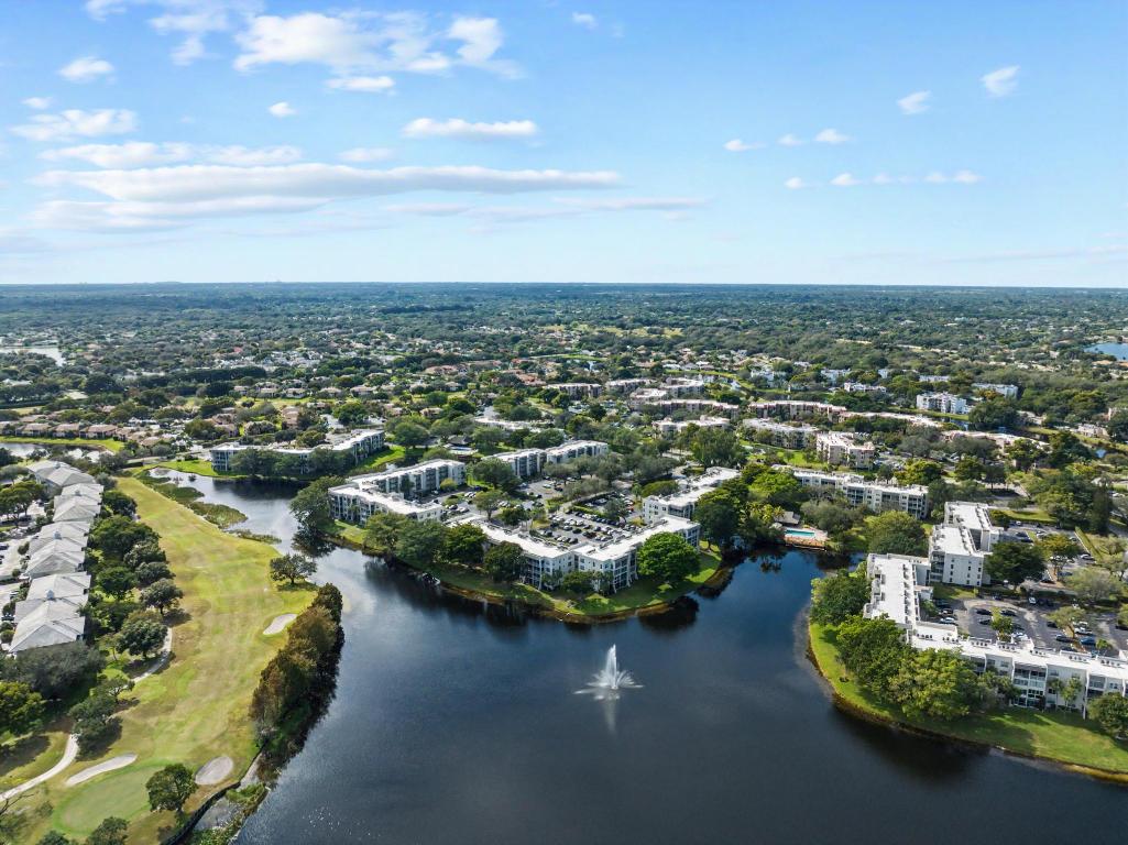 9235 Lagoon Place 302