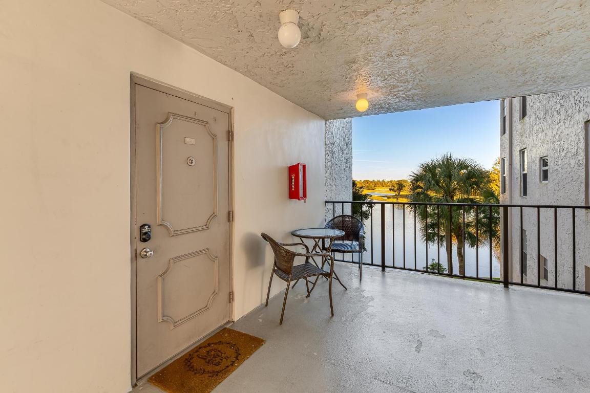 9235 Lagoon Place 302