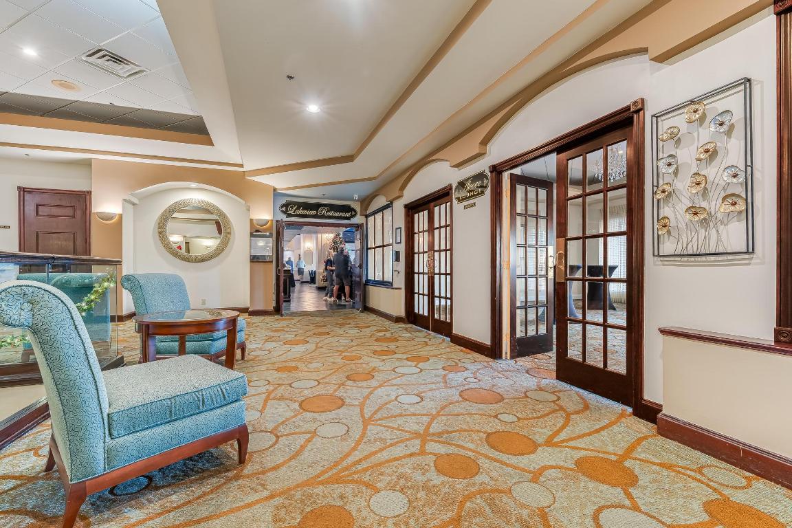 9235 Lagoon Place 302