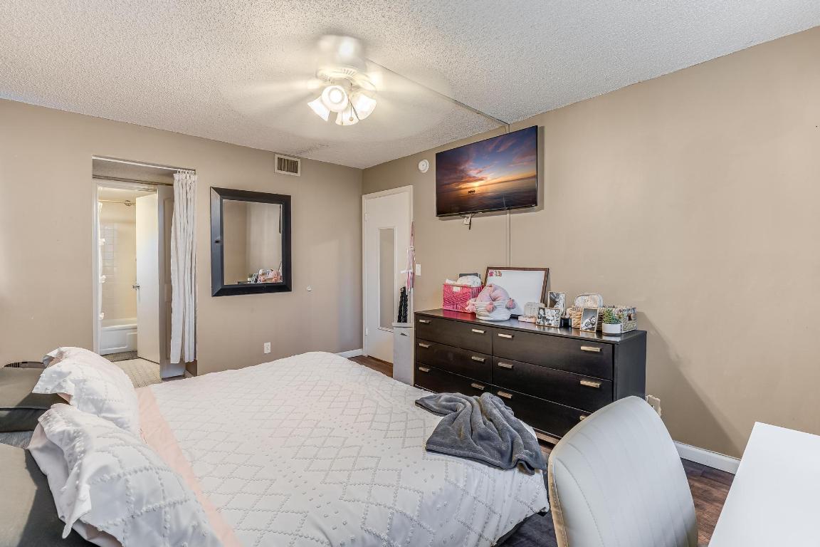 9235 Lagoon Place 302