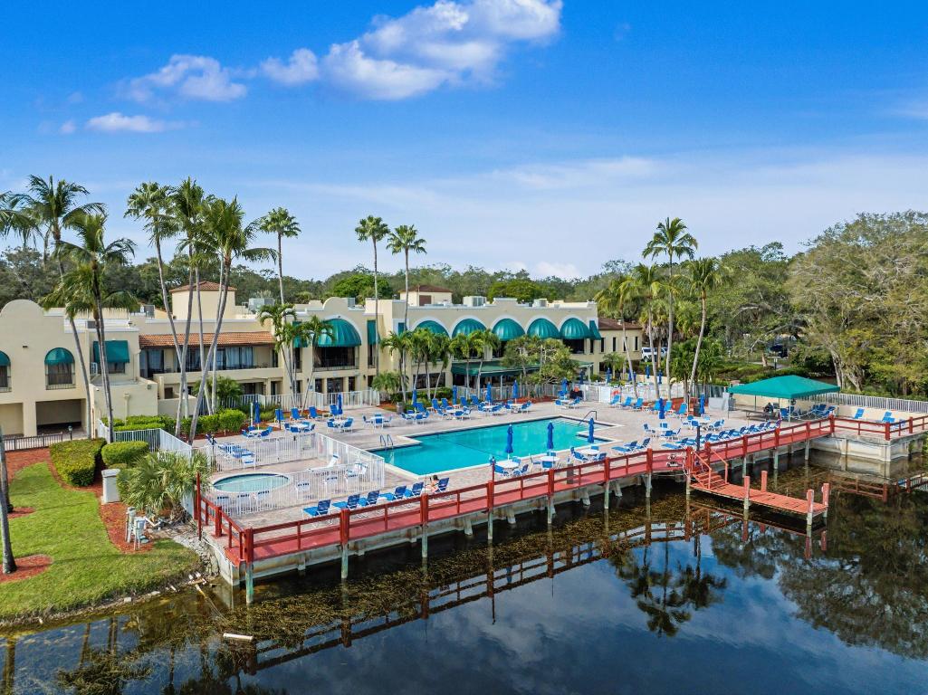 9235 Lagoon Place 302